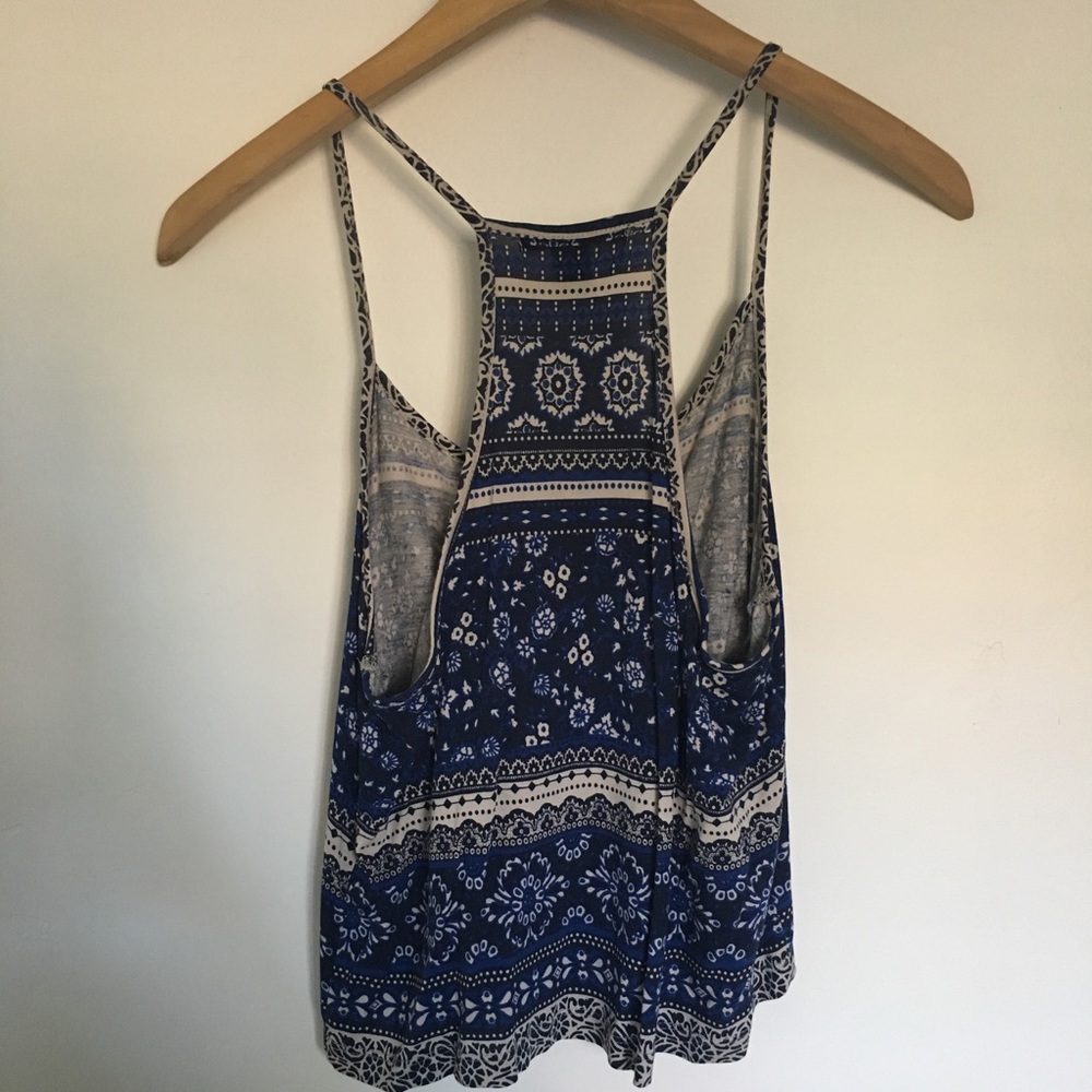 Pattern Crop Top - Picture 2 of 2
